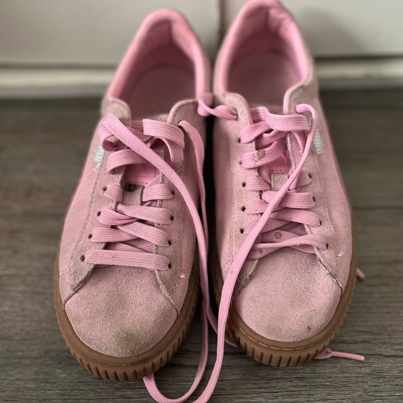 Puma Suede Shoes - Picture 1 of 3